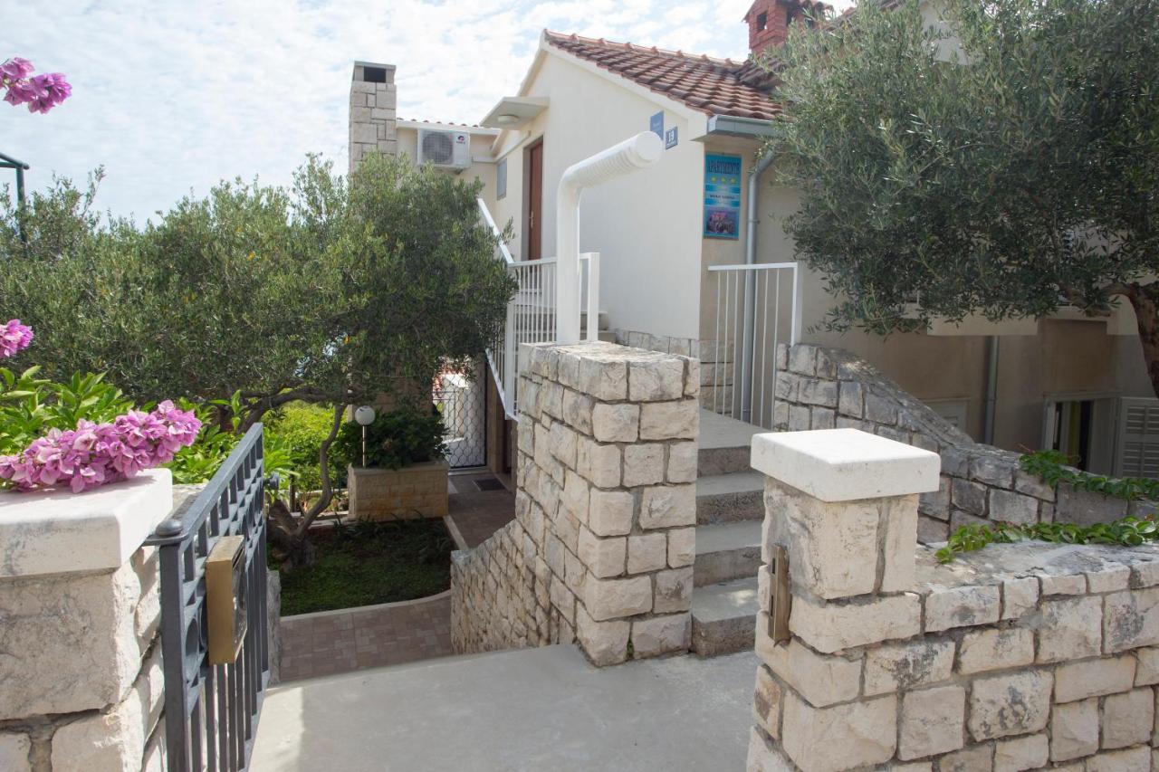 Apartment Damir Postira Zewnętrze zdjęcie